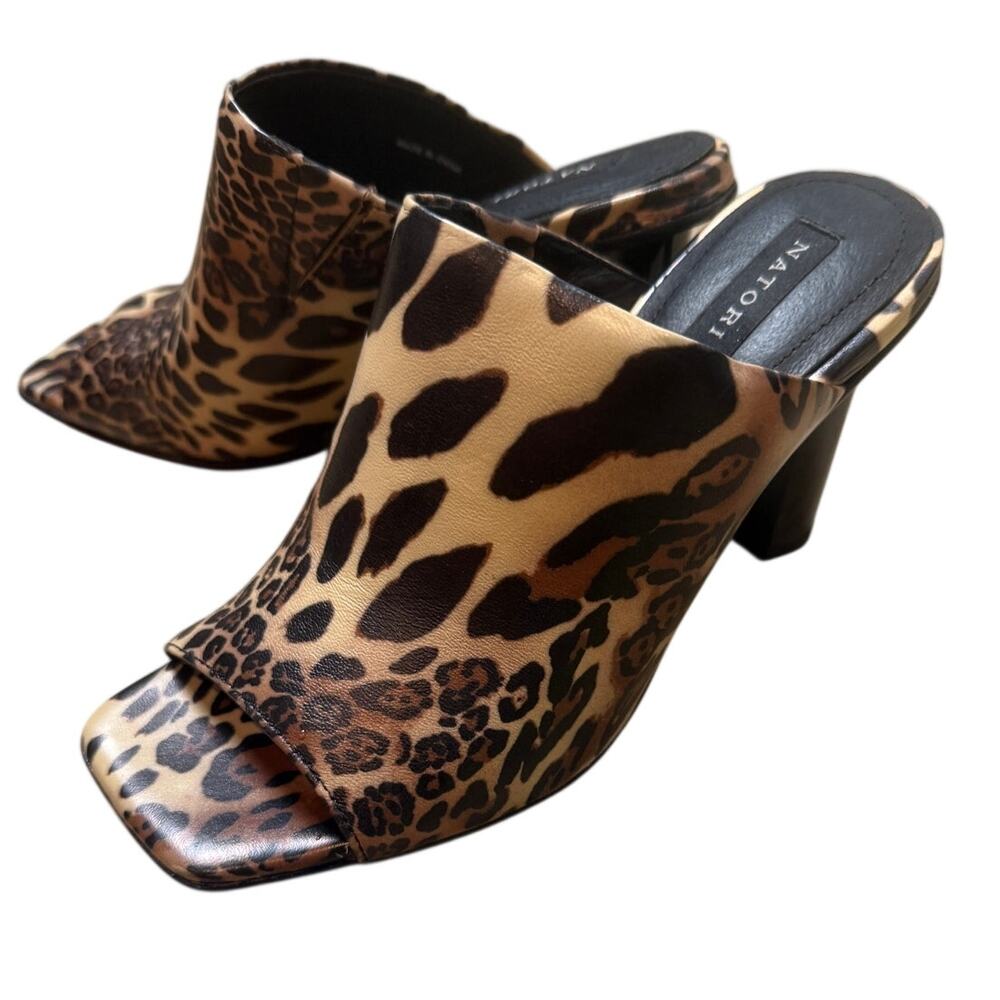 Natori 5.5 M Leopard Animal Print Leather Peep Toe Mules Block Heel Slides